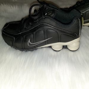 Nike shox Boys size 12c good condition